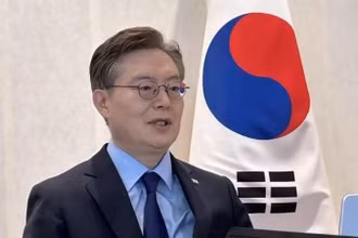 Đại sứ Hàn Quốc tại Liên hợp quốc Hwang Joon-kook phát biểu trong cuộc họp báo tại New York, Mỹ, ngày 23/5/2024. (Ảnh: Yonhap)