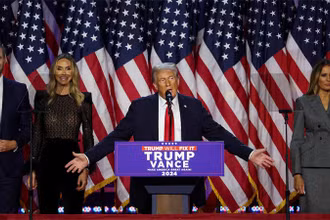 Ông Donald Trump phát biểu trước những người ủng hộ tại sự kiện ở Trung tâm Hội nghị Palm Beach, bang Florida, Mỹ, ngày 6/11/2024. (Ảnh: Reuters)