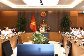 Phó Thủ tướng Lê Minh Khái chủ trì cuộc họp. (Ảnh: VGP)
