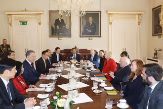 Tổng Bí thư, Chủ tịch nước Tô Lâm hội đàm với Tổng thống Ireland Michael Higgins. (Ảnh: TTXVN)