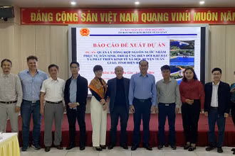 Đoàn công tác của cơ quan phát triển Pháp tại buổi làm việc tại huyện Tuần Giáo.