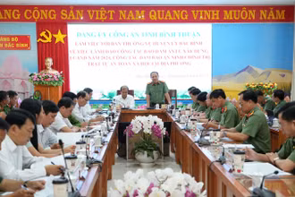 Quang cảnh buổi làm việc.