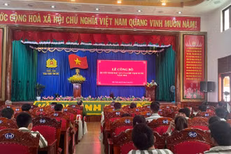 Trại giam tổ chức lễ đặc xá.