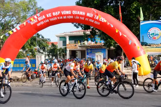 Hơn 110 vận động viên tham gia giải đua xe đạp vòng quanh núi Tà Cú