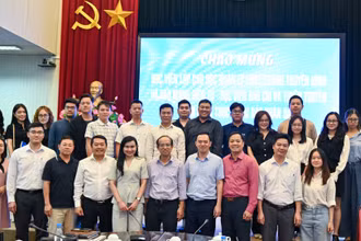 Lãnh đạo Báo Nhân Dân cùng Học viên lớp Cao học Quản lý Phát thanh-Truyền hình và Báo mạng điện tử, Học viện Báo chí và Tuyên truyền tại chương trình.