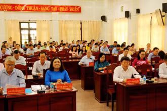 Tỉnh ủy Bến Tre tổ chức Hội nghị quán triệt các chỉ thị, kết luận, quy định của Trung ương. (Ảnh: HOÀNG TRUNG)