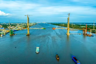 Cầu Rạch Miễu 2 nối bắc qua sông Tiền nối liền 2 tỉnh Tiền Giang và Bến Tre chuẩn bị hoàn thành. (Ảnh: TRUNG HIẾU)