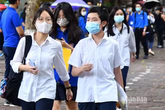 Dạy và học Lịch sử cần phải khơi dậy được niềm hứng thú của học sinh. (Ảnh minh hoạ: THỦY NGUYÊN)