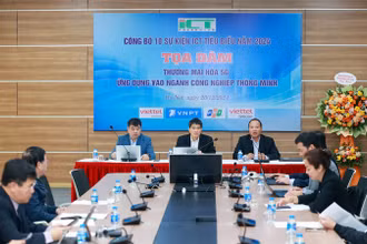 Toạ đàm “Thương mại hóa 5G, ứng dụng vào ngành công nghiệp thông minh”