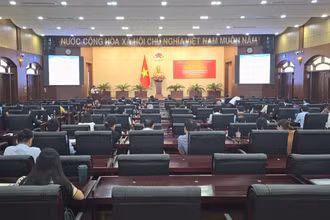 Quang cảnh lớp tập huấn Nâng cao hiệu quả giám sát ngân sách và tài sản công cho đại biểu Hội đồng nhân dân.