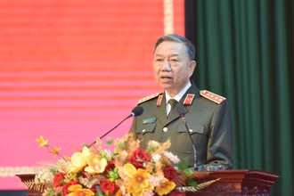 Đại tướng Tô Lâm, Ủy viên Bộ Chính trị, Bí thư Đảng ủy Công an Trung ương, Bộ trưởng Công an phát biểu tại buổi làm việc.