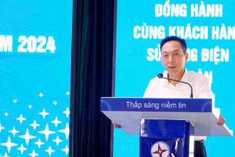 Ông Nguyễn Anh Tuấn, Giám đốc Điện lực Lào Cai phát biểu tại hội nghị.