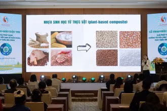 Lễ trao giải thưởng Cuộc thi “Giải pháp xanh hướng tới nền kinh tế tuần hoàn, phát triển bền vững”.