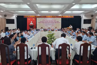 Quang cảnh Hội thảo “Thực hiện bài học “dân là gốc”, “dân là trung tâm”; phát huy sức mạnh nhân dân, sức mạnh đại đoàn kết toàn dân tộc - Thực trạng và những vấn đề đặt ra”.