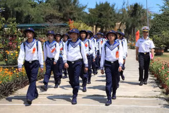 Tiếp nhận chiến sĩ mới tại Lữ đoàn 101 Hải quân.
