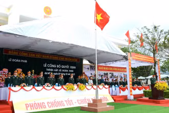 Lễ công bố quyết định thành lập Lữ đoàn Phòng hóa 88 và đón nhận Quân kỳ Quyết thắng.
