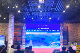 Quang cảnh hội nghị ngày 29/10 tại thị xã Sa Pa.