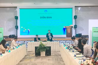 Quang cảnh diễn đàn.