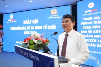 Bí thư Tỉnh ủy Lào Cai Đặng Xuân Phong phát biểu chỉ đạo.