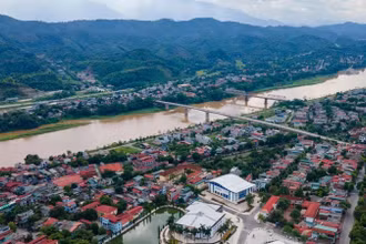 Phố Lu, huyện Bảo Thắng (Lào Cai) mang dáng dấp một đô thị hiện đại.