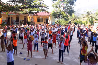 Học sinh là con em đồng bào các dân tộc thiểu số ở vùng cao của tỉnh Lào Cai. (Ảnh: QUỐC HỒNG)