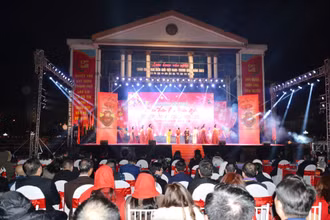 Chương trình nghệ thuật “Chào Xuân biên giới Việt Nam-Trung Quốc 2023” tại thành phố Lào Cai.
