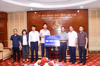 Tỉnh Yên Bái hỗ trợ 500 triệu đồng giúp đồng bào vùng lũ ống xã Liên Minh (Sa Pa) ổn định đời sống, khôi phục sản xuất. (Ảnh: QUỐC HỒNG)