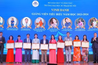 Trường đại học Sư phạm Hà Nội vinh danh các nhà giáo nhân dân, nhà giáo ưu tú; giảng viên tiêu biểu của nhà trường. 