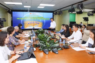Các đại biểu chia sẻ tại toạ đàm. 