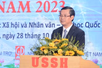 Thứ trưởng Giáo dục và Đào tạo Nguyễn Văn Phúc phát biểu khai mạc cuộc thi.