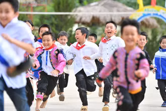 Ðội viên, thiếu nhi Trường tiểu học Lóng Luông (xã Lóng Luông, huyện Vân Hồ, tỉnh Sơn La) trong giờ hoạt động ngoại khóa. 