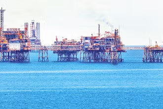 Cụm nhà giàn của Liên doanh Việt-Nga Vietsovpetro trên Biển Ðông. 