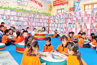 Thư viện Trường tiểu học Vĩnh Hòa được đầu tư bài bản, hiện đại có nhiều đầu sách. 