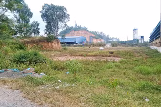 Ðất đai Khu công nghiệp Ðiềm Thụy B bỏ hoang, lãng phí nhiều năm. 