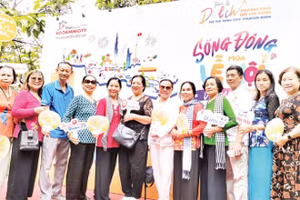 Tuần lễ Du lịch Thành phố Hồ Chí Minh lần thứ tư tại Quận 12 thu hút du khách. 