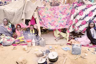 Người tị nạn Sudan sống trong lều tạm tại khu vực biên giới với Chad. 