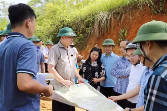 Lãnh đạo tỉnh Bắc Kạn khảo sát, chỉ đạo xây dựng phương án hướng tuyến các dự án giao thông. 