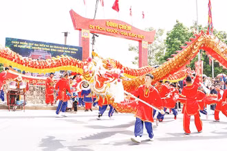 Lễ hội truyền thống đình Chèm (quận Bắc Từ Liêm) năm 2024. 
