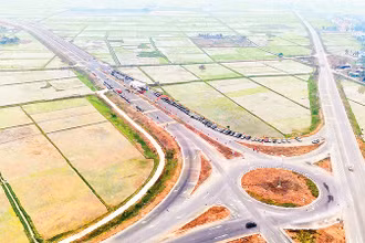 Ðiểm giao đường Vạn Thiện-Bến En với mạng lưới giao thông nội tỉnh Thanh Hóa và đường cao tốc bắc-nam. 