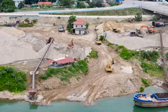 Các bãi cát và bến thủy nội địa hoạt động liên tục từ 2010 đến nay.