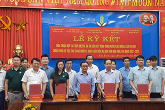 Đại diện 5 cơ quan tại lễ ký kết.