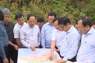 Lãnh đạo hai tỉnh Lâm Đồng và Đắk Nông khảo sát thực địa việc mở đường kết nối hai tỉnh.