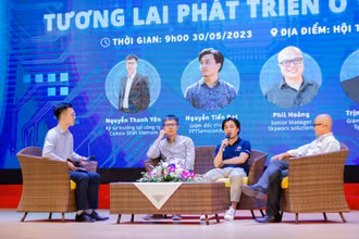Các diễn giả chia sẻ tại tọa đàm.