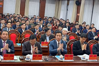 Các đại biểu dự Hội nghị triển khai phong trào thi đua xây dựng tổ chức cơ sở đảng trong sạch, vững mạnh.