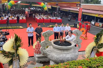 Lãnh đạo tỉnh Hải Dương và thị xã Kinh Môn dâng hương tưởng niệm 773 năm Ngày mất của An Sinh Vương Trần Liễu.