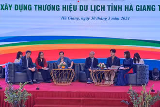 Các đại biểu thảo luận tại hội thảo.