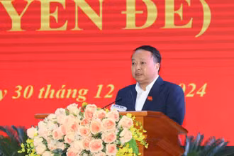 Đồng chí Phan Huy Ngọc được bầu giữ chức Chủ tịch Ủy ban nhân dân tỉnh Hà Giang.