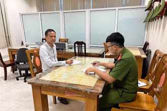 Đối tượng Nguyễn Xuân Thịnh tại cơ quan công an.