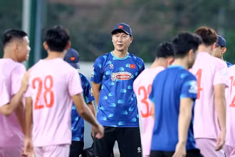 Thầy trò HLV Kim Sang-sik sẵn sàng cho ASEAN Cup 2024. (Ảnh: Hoàng Tùng)