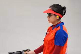 Xạ thủ Trịnh Thu Vinh giành vé dự Olympic 2024. (Ảnh: Độc Lập)